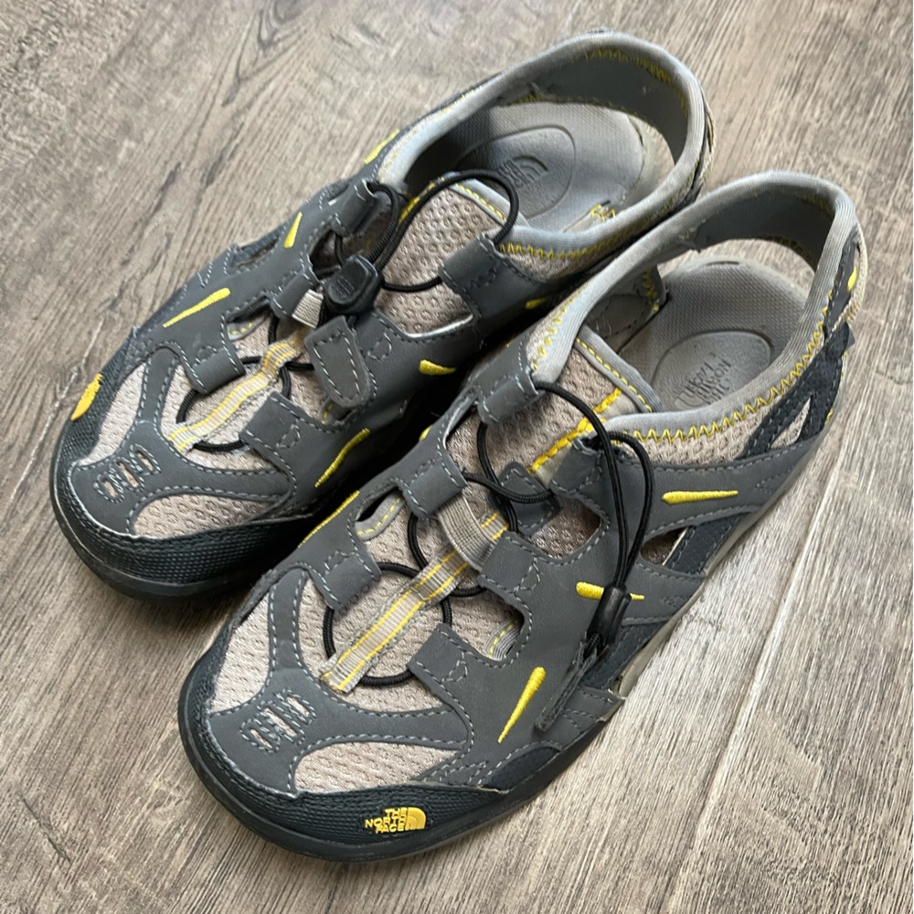 The North Face Kids Sandal Close Toe Shoe Size 4Y